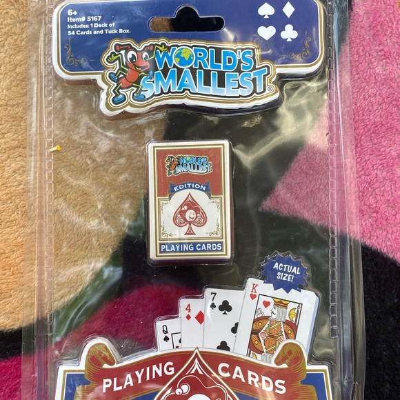 BNIB World’s Smallest Pack of Playing Cards - Picture 1 of 1